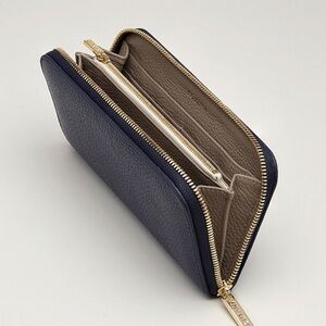 Cuyana Classic Zip Pebbled Leather Wallet • Blue / Taupe